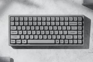 Бетонна клавіатура, яка може &laquo;пробити&raquo; підлогу: Keychron представила незвичайну версію K2 HE фото