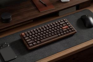Keychron представила ексклюзивну клавіатуру K2 HE Wireless All-Wood Special Edition з дерев&rsquo;яною основою фото