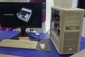 Ретро-дизайн і сучасна начинка: у продаж надійшов корпус SilverStone FLP02 фото
