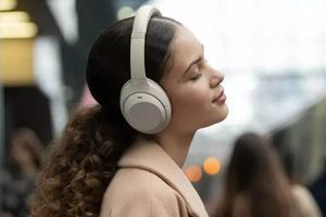Sony готує повернення легендарних WH-1000XM4 &mdash; дешевше й одразу в трьох кольорах фото
