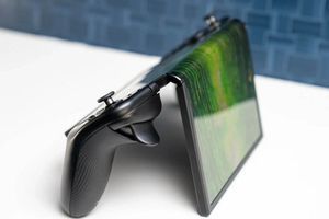 Lenovo здивувала MWC 2026 складною портативною консоллю Legion Go Fold фото