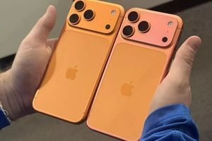 iPhone-хамелеон: помаранчеві iPhone 17 Pro раптово змінюють колір на рожевий фото